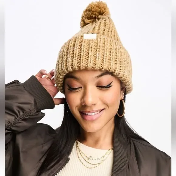 The North Face Cozy chunky knit bobble hat in beige - Picture 6 of 6